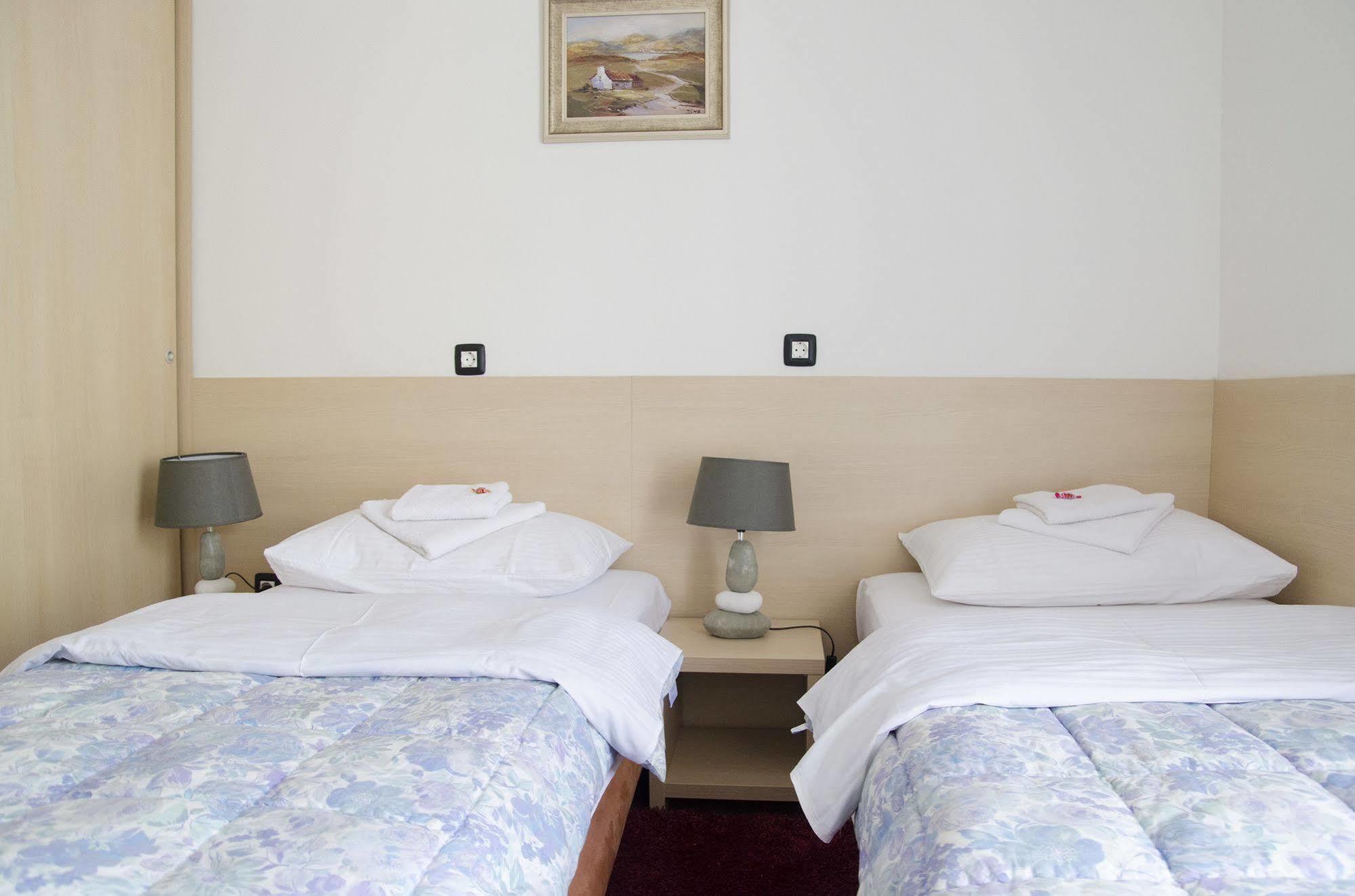Hotel Viv Trebinje Exteriör bild