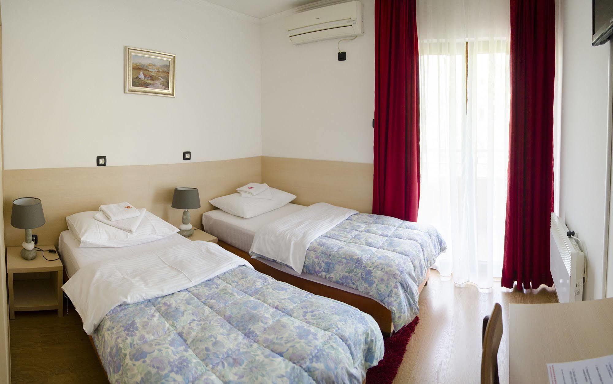 Hotel Viv Trebinje Exteriör bild